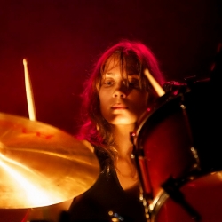 5996648529_b30565f642_z